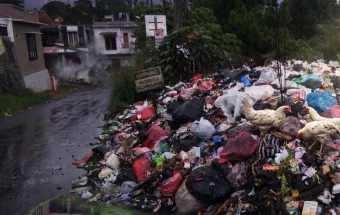 Tumpukan Sampah Liar Penuhi Lahan PTPN di Jalur Puncak