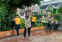 Polres Bogor Bersihkan Masjid Sambut Ramadhan 1447