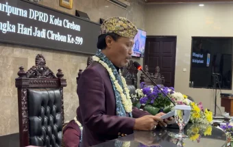Rapat Paripurna DPRD Kota Cirebon di hadiri Tokoh Inspiratif asal Cirebon