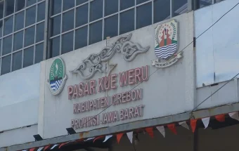 Pasar Kue Weru Jangkau Pembeli dari Berbagai Daerah
