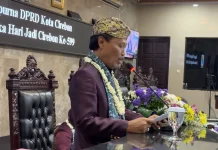 Rapat Paripurna DPRD Kota Cirebon di hadiri Tokoh Inspiratif asal Cirebon