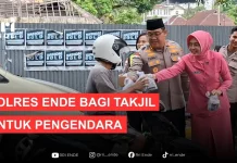Polres Ende Bagikan 200 Paket Takjil untuk Pengendara