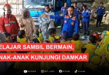Belajar Sambil Bermain, Anak-Anak RA Kunjungi Damkar Ende