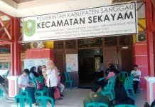 Disdukcapil Kalbar Jemput Bola Layani Warga Perbatasan