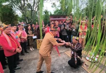 Wagub Kalbar Apresiasi Komitmen Sanggau Jaga Kelangsungan Adat Dayak