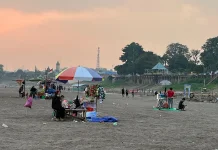 Fenomena Pasir Timbul Dongkrak Omzet UMKM di Sanggau