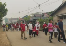 Kabut Asap Tak Halangi Jalan Santai HUT RI di Sanggau