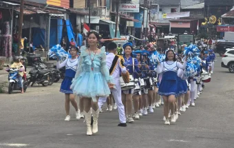 Lomba Parade Drumband Antar Sekolah di Kota Gunungsitoli