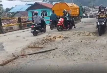 Kondisi Lantai Jembatan Moawo Gunungsitoli Semakin Rusak