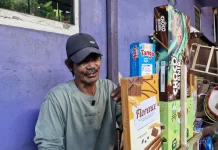 Cerita Unik Pedagang Parsel, Merakit Parsel Setinggi 3 Meter