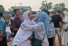 Gembira dan Haru Menyelimuti Penjemputan Jemaah Haji di Asrama Haji Pondok Gede
