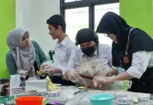 Aroma Manis Roti dari Dapur Inklusif PPKD Jakarta Timur