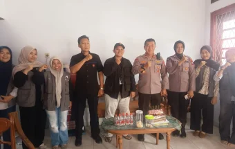 Polres Kediri Beri Kejutan di Hari Ulang Tahun RRI ke-81