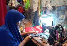 Jasa Penjahit Bendera di Kediri Meningkat Menjelang HUT RI ke-81