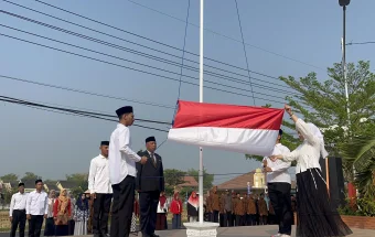 Warga RW 01 Kelurahan Banjarejo Adakan Upacara HUT RI di Kampung Jepang