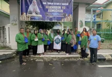 PKBTS Cabang Madiun Berbagi Takjil, Pererat Silaturahmi Alumni Lintas Generasi