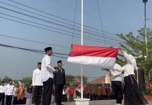 Warga RW 01 Kelurahan Banjarejo Adakan Upacara HUT RI di Kampung Jepang