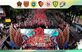 Ribuan Peserta Patonro Elit Run Kenakan Penutup Kepala Adat Makassar