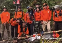 Ditinggal Rekan, Tim SAR Evakuasi Pendaki Gunung Bawakaraeng