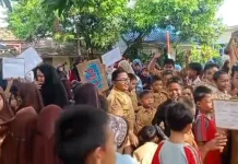 Mutasi Guru Dinilai Tak Transparan, Wali Murid SD Polejiwa Ajukan Petisi