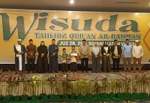 Puluhan Santri Tahfiz Qur'an Ar Rahman di Wisuda