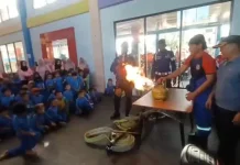Anak TK di Maros Belajar Pencegahan Kebakaran dan Penyelamatan di Markas Damkar