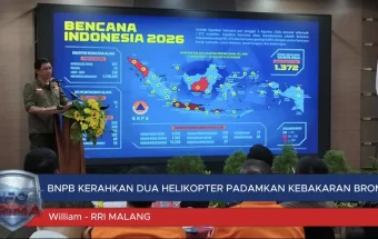 BNPB Kerahkan Dua Helikopter Water Bombing untuk Padamkan Kebakaran Bromo