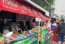 Takjil Ramadan di Banjer Tikala Manado Laris Manis