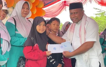 Muslimat NU Teluk Bintuni Santuni Anak Yatim di Peringatan 10 Muharam