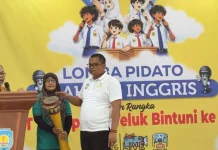Lomba Pidato Bahasa Inggris Meriahkan HUT Teluk Bintuni