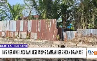 BWS Merauke Lakukan Aksi Jaring Sampah Bersihkan Drainase
