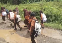 Warga Beutong Ateuh Banggalang Keluhkan Jalan Berlumpur Pascabencana