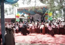 MIN 16 Aceh Barat Gelar Tasyakuran dan Pengembalian Siswa Kelas VI