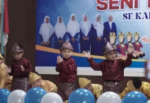 Siswa Keturunan Tionghoa Tampil Memukau Membawakan Tari Saman