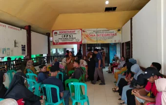 Disdukcapil Nunukan Jemput Bola di Sungai Nyamuk Diserbu Warga