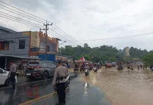 Banjir Luapan Air Sungai Rendam Ruas Jalan Sei Sembilan Nunukan