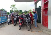 Warga Nunukan Keluhkan Pengisian Jeriken Kerap Didahulukan saat Antre BBM