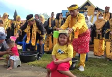 Suku Tidung Lestarikan Ritual Bejiu Sapor Tolak Bala