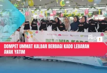 Dompet Ummat Kalbar Berbagi Kado Lebaran Anak Yatim