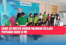 Siswa SD Kristen Sharon Anjongan Belajar Penyiaran Radio di RRI
