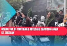 Orang Tua di Pontianak Antusias Dampingi Anak ke Sekolah