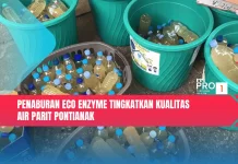 Penaburan Eco Enzyme Tingkatkan Kualitas Air Parit Pontianak