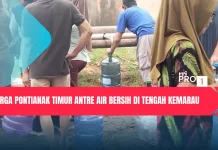Warga Pontianak Timur Antre Air Bersih di tengah Kemarau