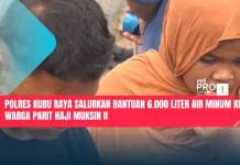Polres Kubu Raya Salurkan Bantuan 6.000 Liter Air Minum ke Warga Parit Haji Muksin II