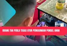 Orang Tua Perlu Tegas Atur Penggunaan Ponsel Anak