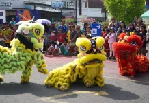 Barongsai di Stasiun Purwokerto Ramai Disaksikan Warga