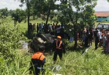 Satu Unit Mobil Tertemper KA di Kesugihan, Pengemudi Meninggal