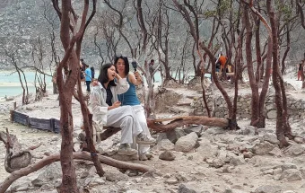 Pesona Kawah Putih Ciwidey Tak Pernah Sepi dari Wisatawan