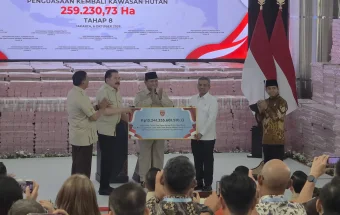 Presiden Prabowo Saksikan Langsung Penyetoran Hasil Kerja Satgas PKH ke Negara