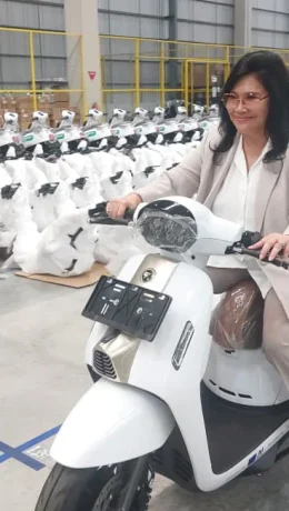 Komisi VII DPR Ajak Masyarakat Manfaatkan Motor dan Mobil Listrik